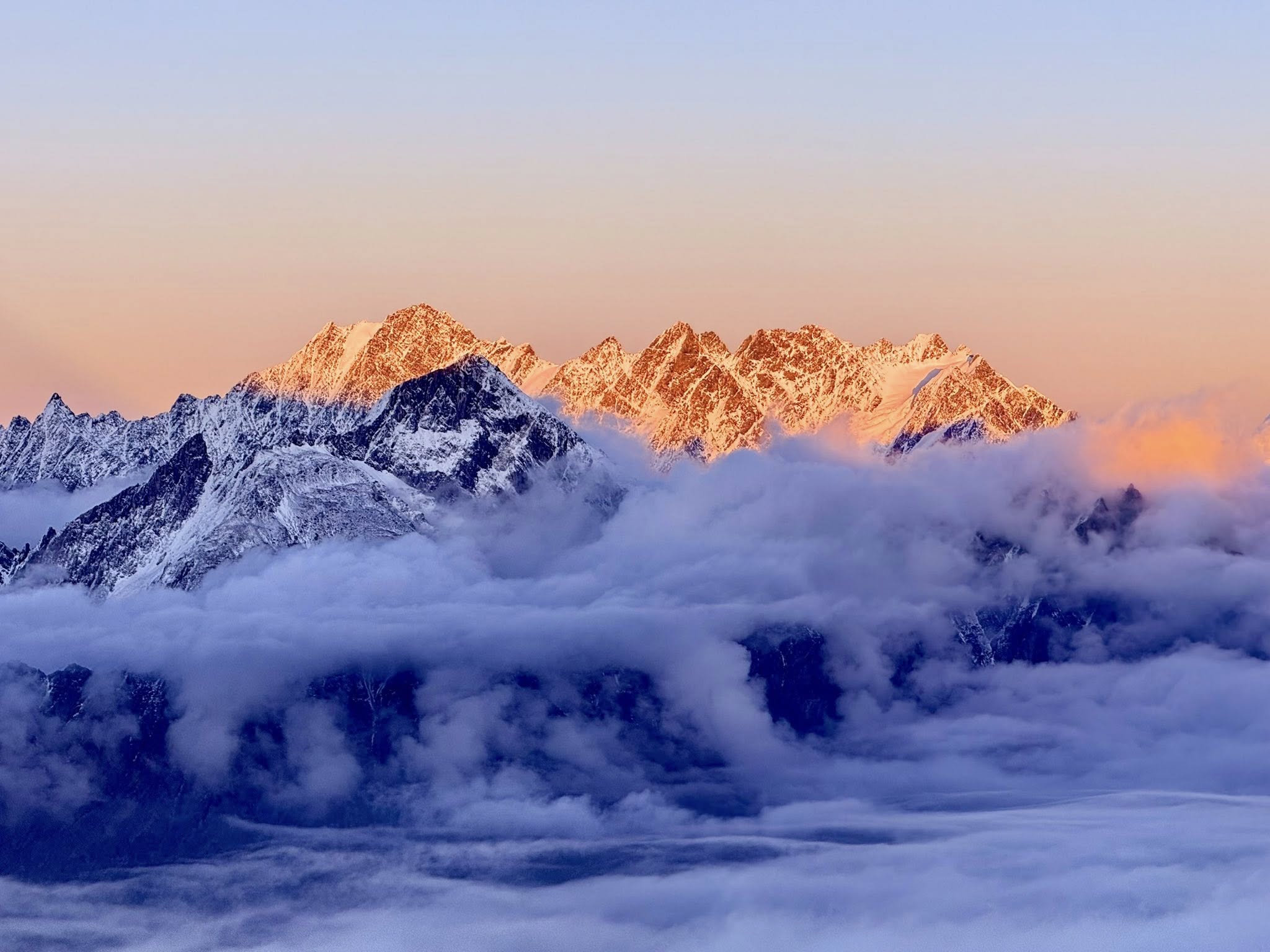 Monte Kazbek: una salita, una Polaroid della vita
